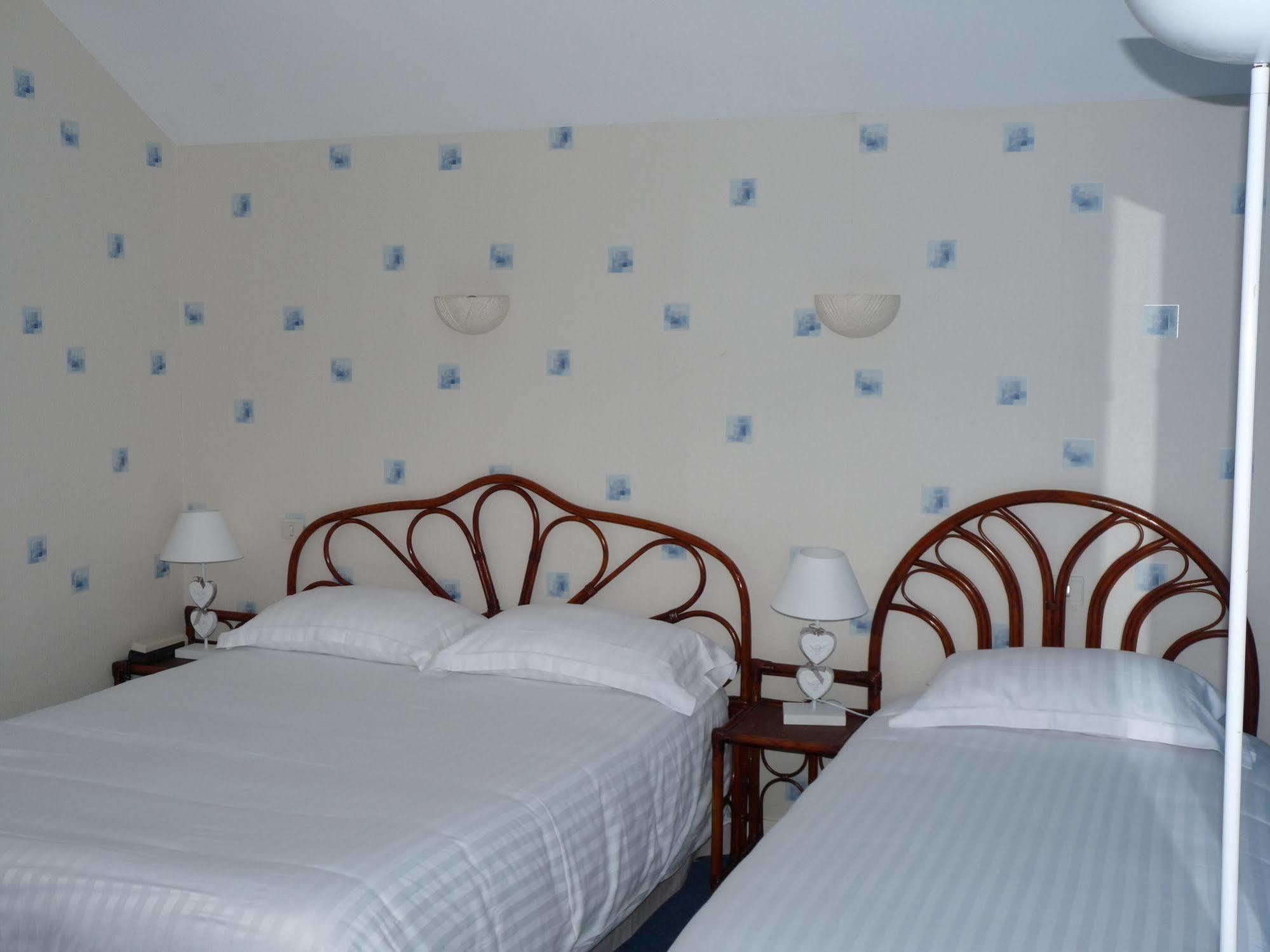 Ariane Hotel Joue-les-Tours Exterior photo